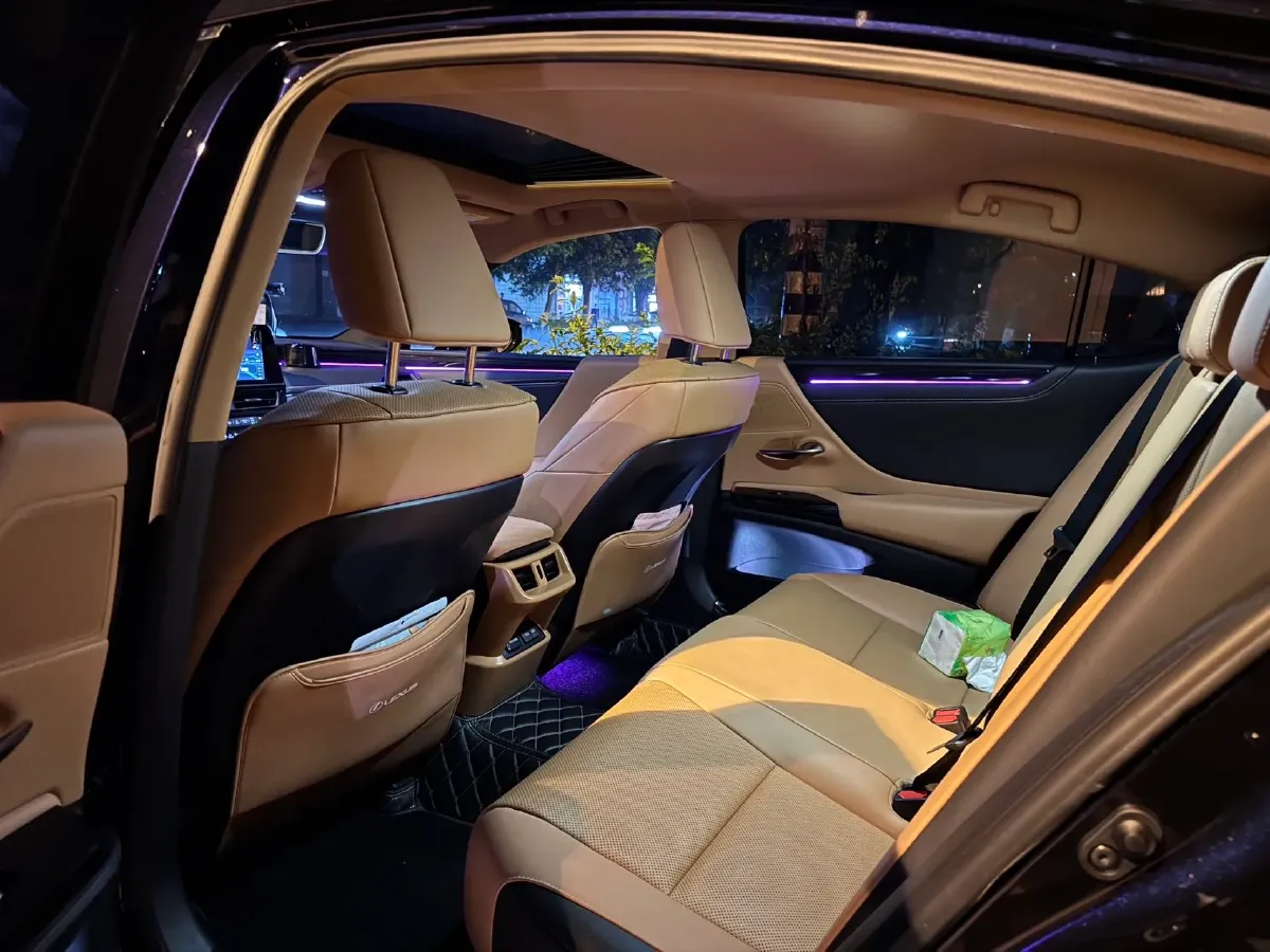 2023 Lexus ES 2.0L 173HP L4 CVT,autocango,china used car exporter,china ev exporter,chinese used car exporter,chinese used ev exporter