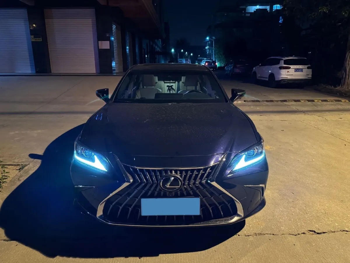 2023 Lexus ES 2.0L 173HP L4 CVT,autocango,china used car exporter,china ev exporter,chinese used car exporter,chinese used ev exporter