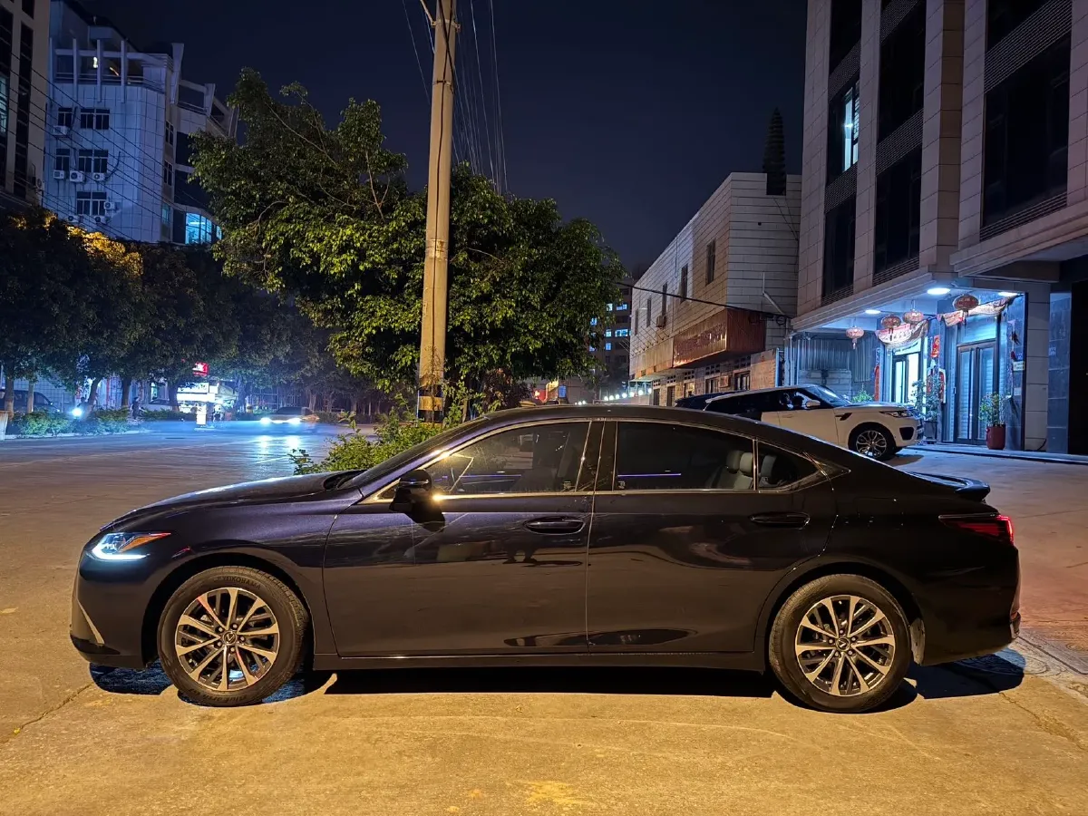 2023 Lexus ES 2.0L 173HP L4 CVT,autocango,china used car exporter,china ev exporter,chinese used car exporter,chinese used ev exporter