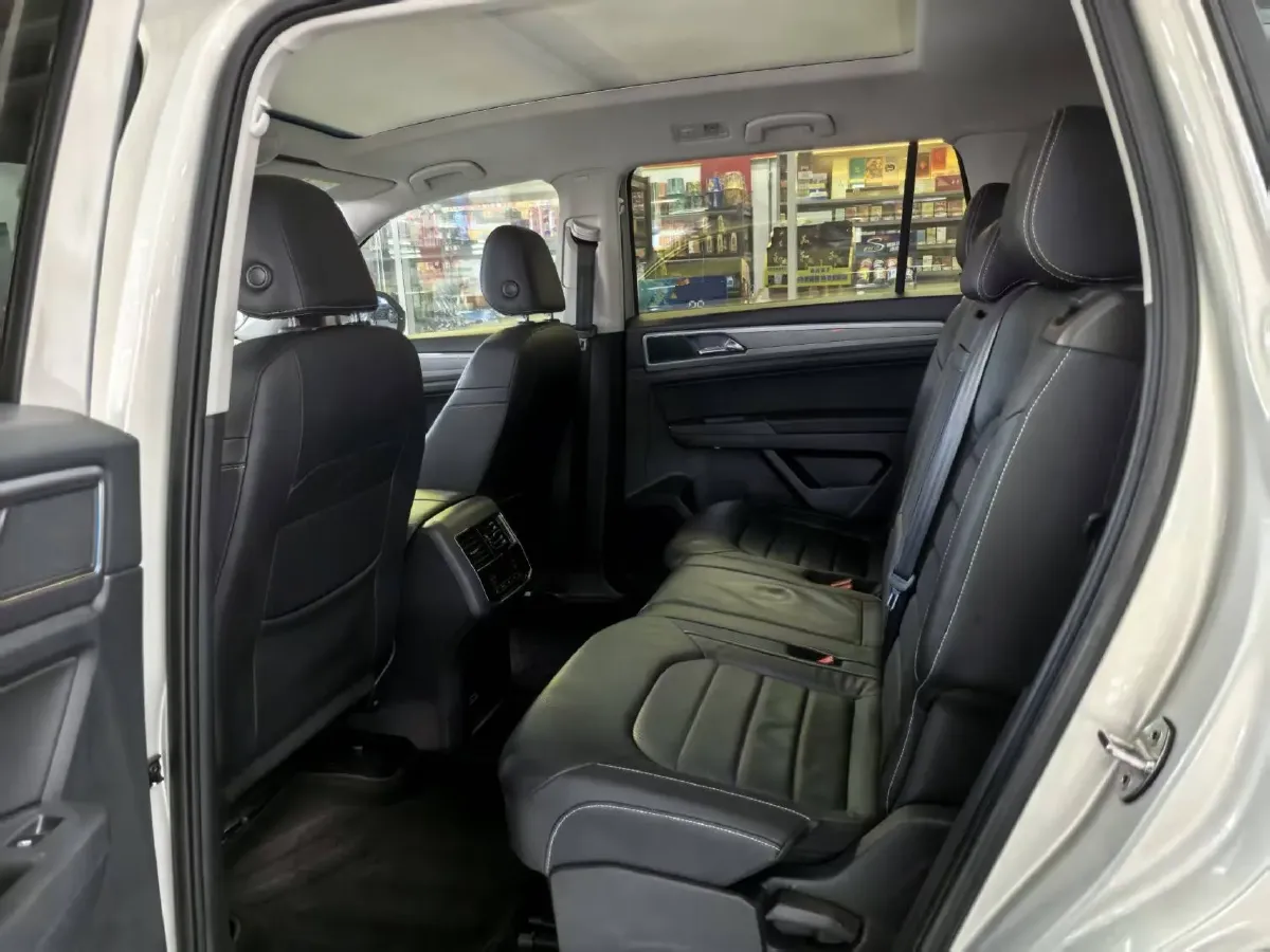 2017 Volkswagen Teramont 2.0T 220HP L4 7DCT,autocango,china used car exporter,china ev exporter,chinese used car exporter,chinese used ev exporter