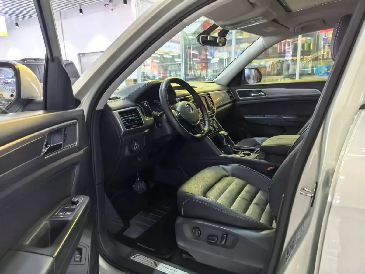 2017 Volkswagen Teramont 2.0T 220HP L4 7DCT,autocango,china used car exporter,china ev exporter,chinese used car exporter,chinese used ev exporter