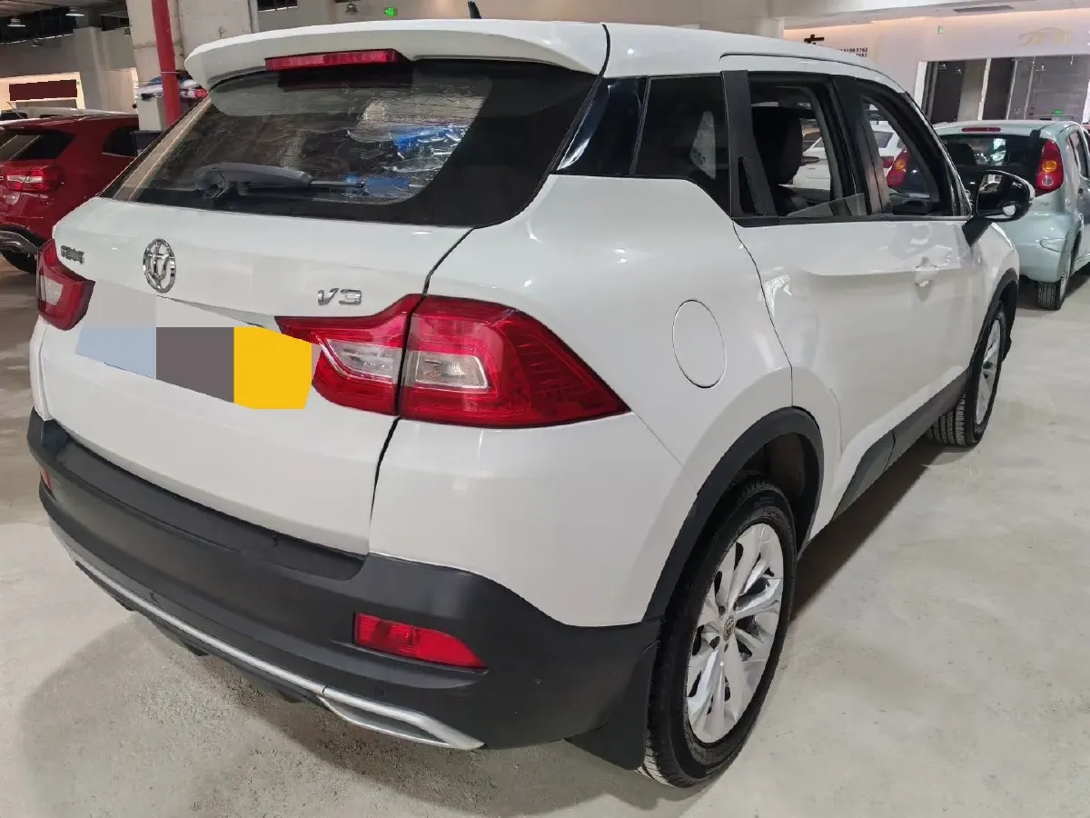 2020 Brilliance Auto V3 1.6L 118HP L4 5MT,autocango,china used car exporter,china ev exporter,chinese used car exporter,chinese used ev exporter