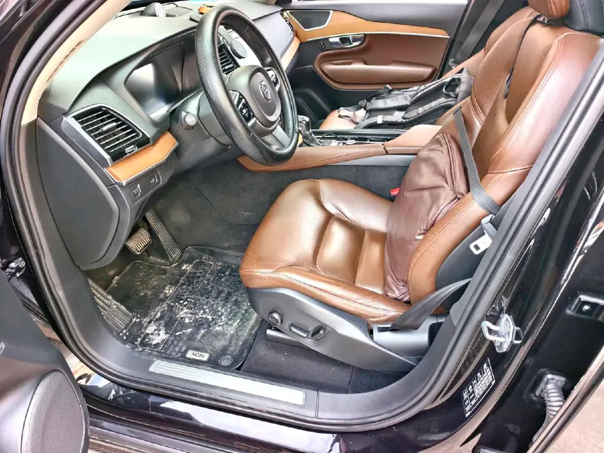 2019 Volvo XC90 2.0T 320HP L4 8AT,autocango,china used car exporter,china ev exporter,chinese used car exporter,chinese used ev exporter