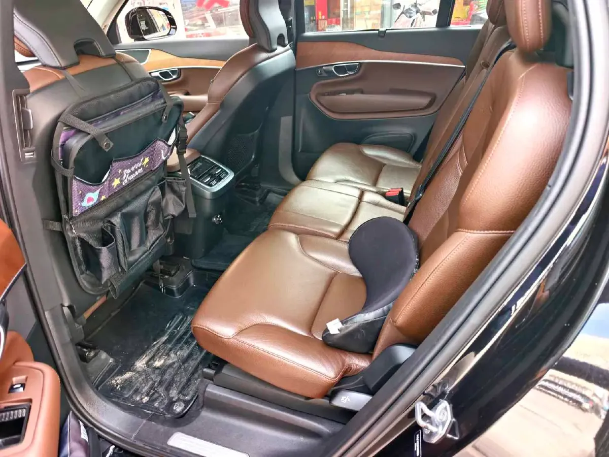 2019 Volvo XC90 2.0T 320HP L4 8AT,autocango,china used car exporter,china ev exporter,chinese used car exporter,chinese used ev exporter