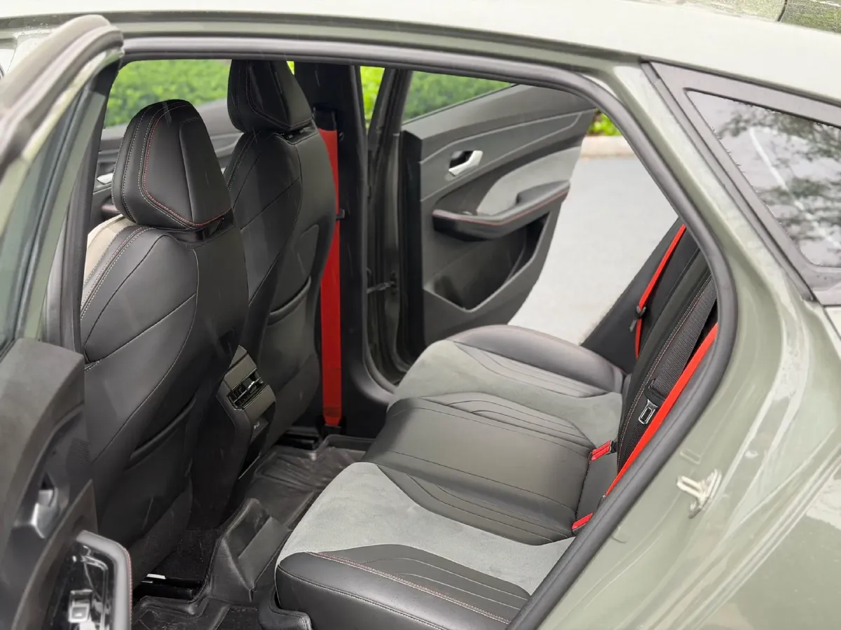 2022 Geely Binray 1.5T 181HP L4 7DCT,autocango,china used car exporter,china ev exporter,chinese used car exporter,chinese used ev exporter