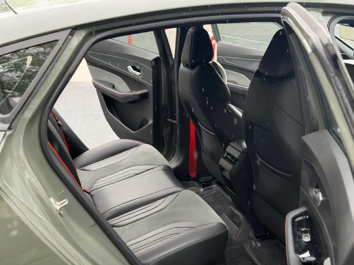 2022 Geely Binray 1.5T 181HP L4 7DCT,autocango,china used car exporter,china ev exporter,chinese used car exporter,chinese used ev exporter