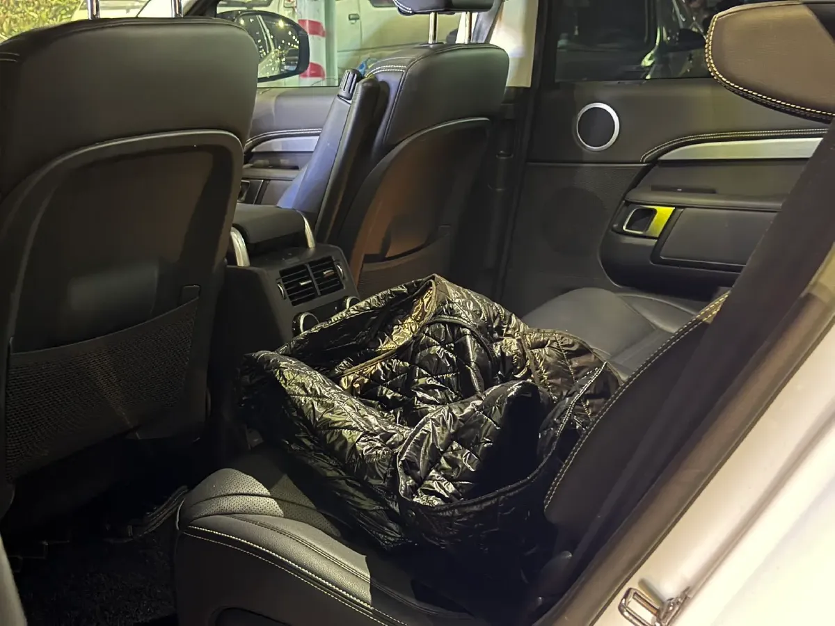 2023 Land Rover Discovery 3.0T 360HP L6 8AT,autocango,china used car exporter,china ev exporter,chinese used car exporter,chinese used ev exporter