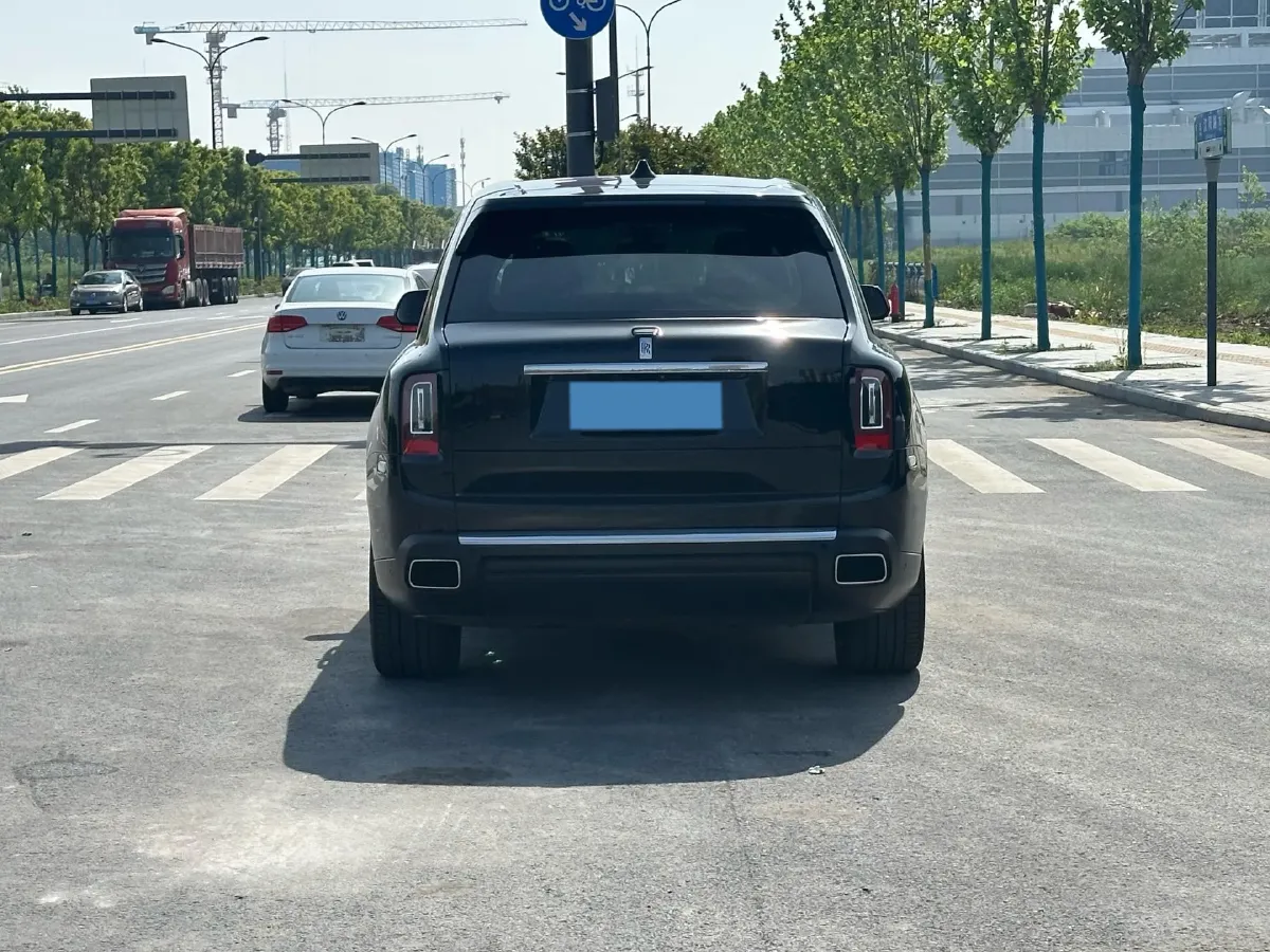 2018 Rolls-Royce Cullinan 6.7T 571HP V12 8AT,autocango,china used car exporter,china ev exporter,chinese used car exporter,chinese used ev exporter