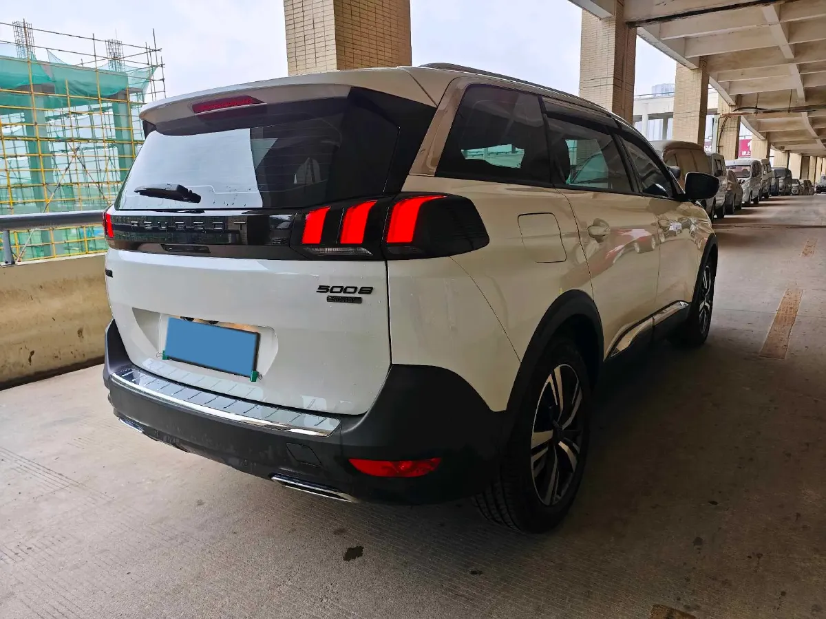 2023 Peugeot 5008 1.8T 211HP L4 8AT,autocango,china used car exporter,china ev exporter,chinese used car exporter,chinese used ev exporter