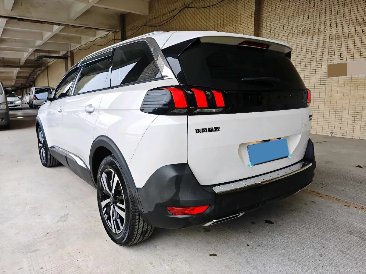 2023 Peugeot 5008 1.8T 211HP L4 8AT,autocango,china used car exporter,china ev exporter,chinese used car exporter,chinese used ev exporter