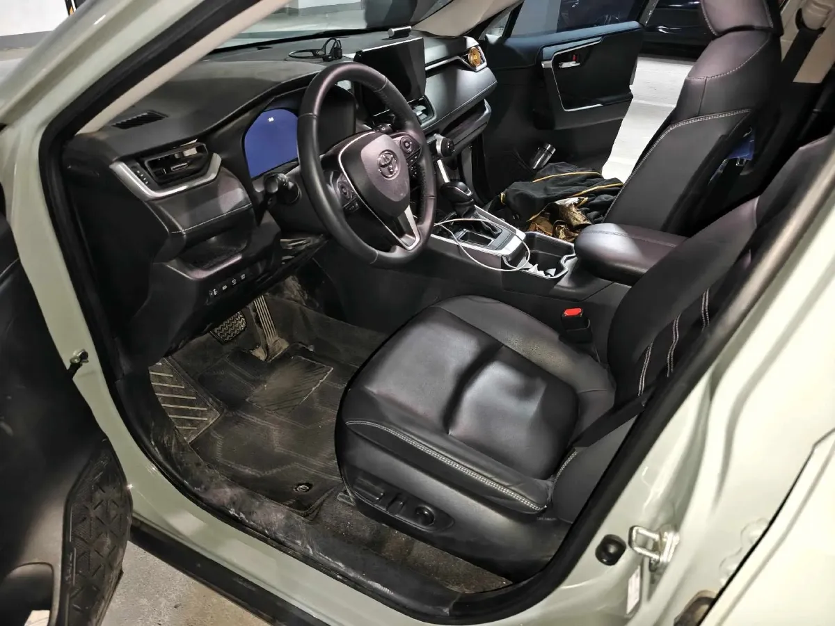 2024 Toyota RAV4 2.0L 171HP L4 CVT,autocango,china used car exporter,china ev exporter,chinese used car exporter,chinese used ev exporter