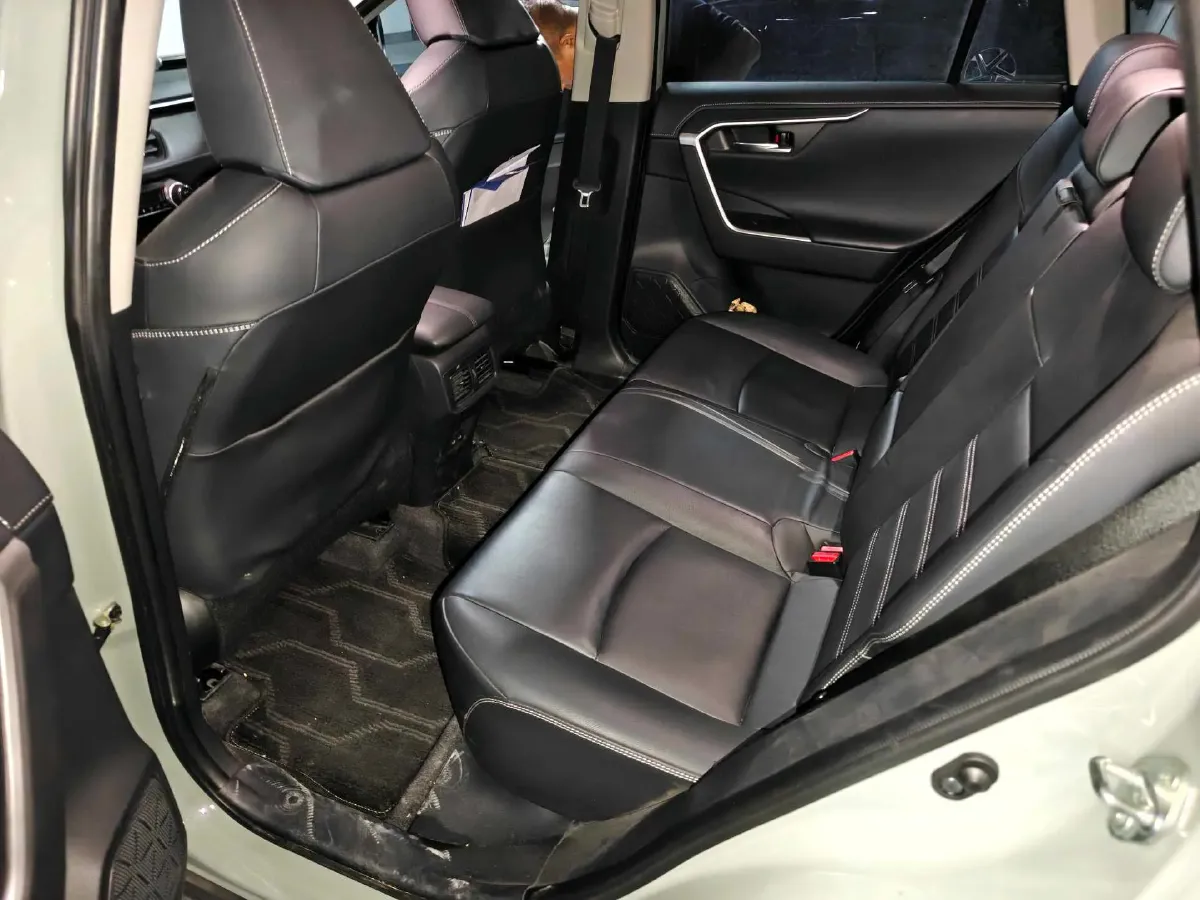 2024 Toyota RAV4 2.0L 171HP L4 CVT,autocango,china used car exporter,china ev exporter,chinese used car exporter,chinese used ev exporter