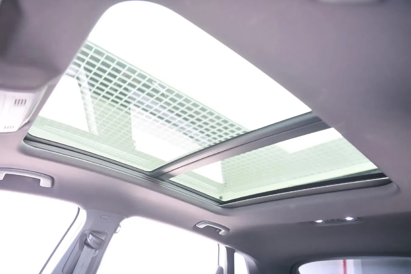 2023 Volkswagen Tayron X 2.0T 220HP L4 7DCT,autocango,china used car exporter,china ev exporter,chinese used car exporter,chinese used ev exporter