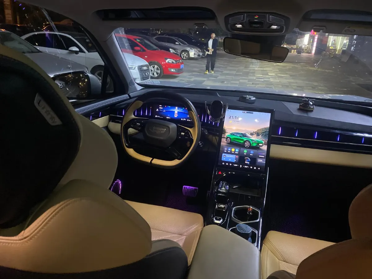 2023 Geely StarRay 1.5T 181HP L4 7DCT,autocango,china used car exporter,china ev exporter,chinese used car exporter,chinese used ev exporter