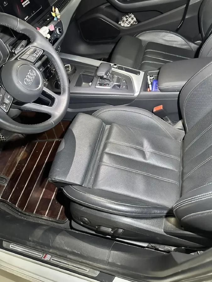 2023 Audi A4L 2.0T 190HP L4 7DCT,autocango,china used car exporter,china ev exporter,chinese used car exporter,chinese used ev exporter