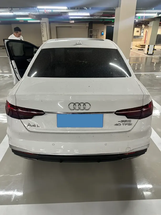 2023 Audi A4L 2.0T 190HP L4 7DCT,autocango,china used car exporter,china ev exporter,chinese used car exporter,chinese used ev exporter
