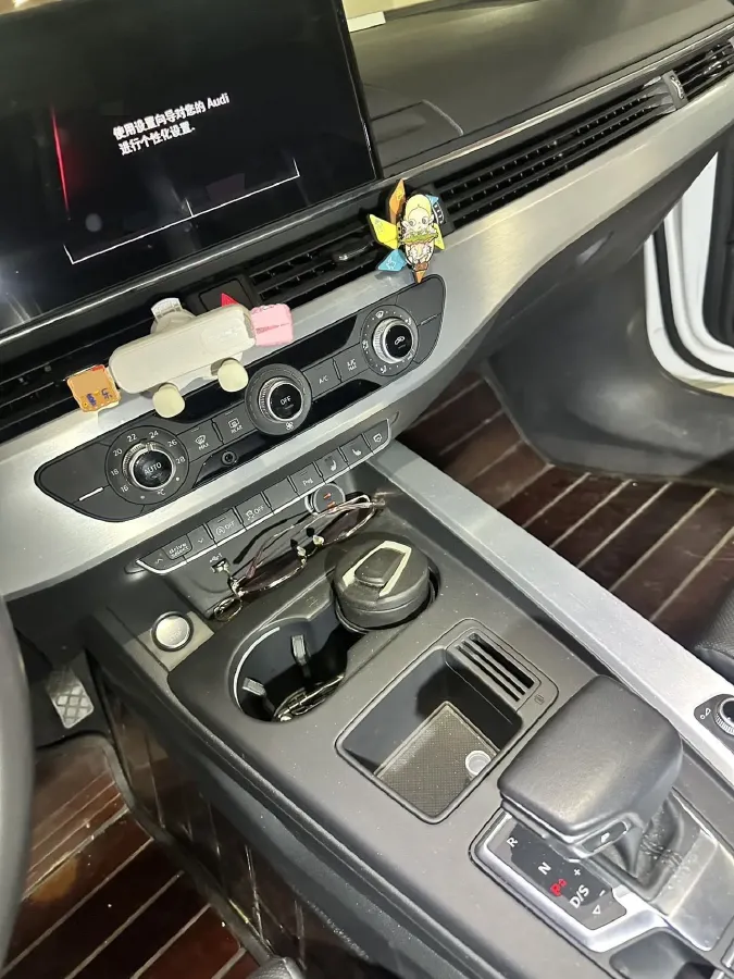 2023 Audi A4L 2.0T 190HP L4 7DCT,autocango,china used car exporter,china ev exporter,chinese used car exporter,chinese used ev exporter