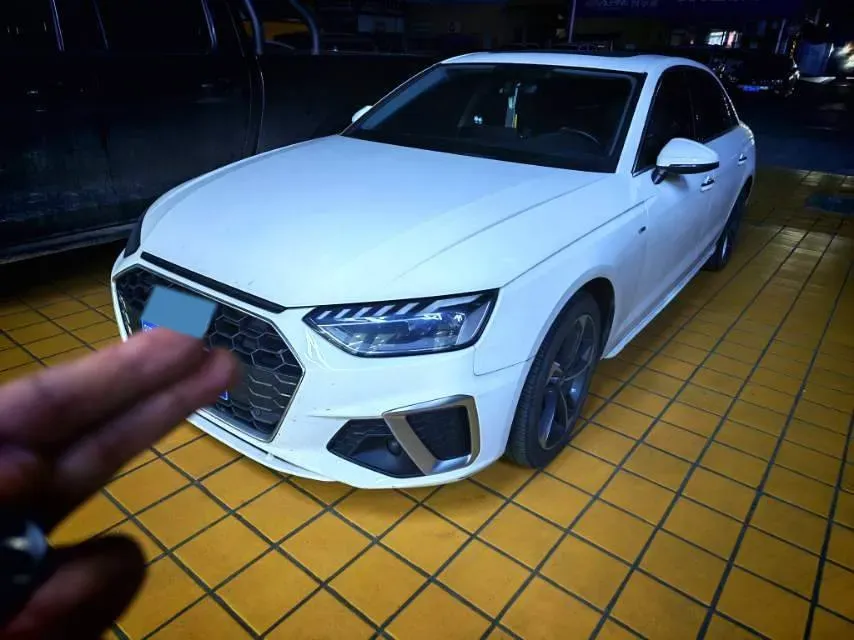 2020 Audi A4L 2.0T 190HP L4 7DCT,autocango,china used car exporter,china ev exporter,chinese used car exporter,chinese used ev exporter