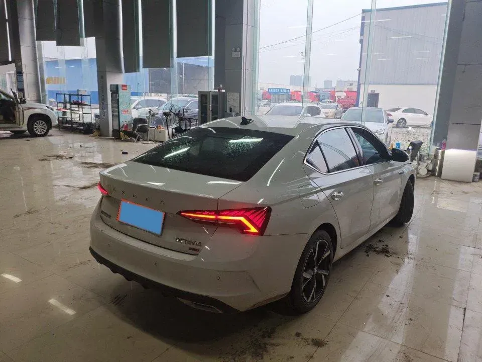 2021 Skoda Octavia 1.4T 150HP L4 7DCT,autocango,china used car exporter,china ev exporter,chinese used car exporter,chinese used ev exporter