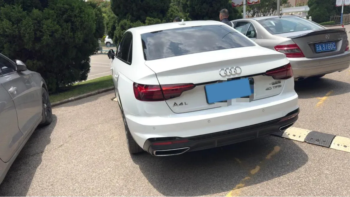 2023 Audi A4L 2.0T 190HP L4 7DCT,autocango,china used car exporter,china ev exporter,chinese used car exporter,chinese used ev exporter