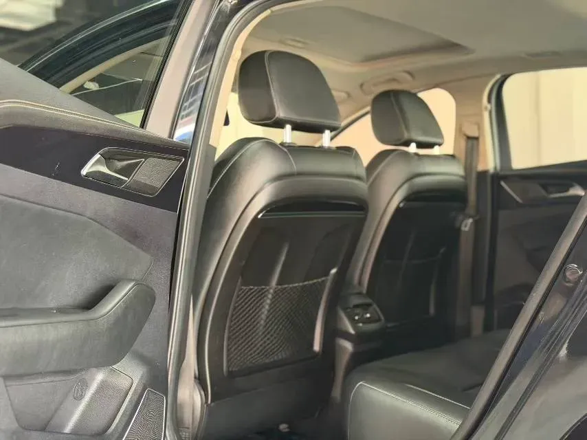 2019 HongQi H5 1.8T 180HP L4 6AT,autocango,china used car exporter,china ev exporter,chinese used car exporter,chinese used ev exporter