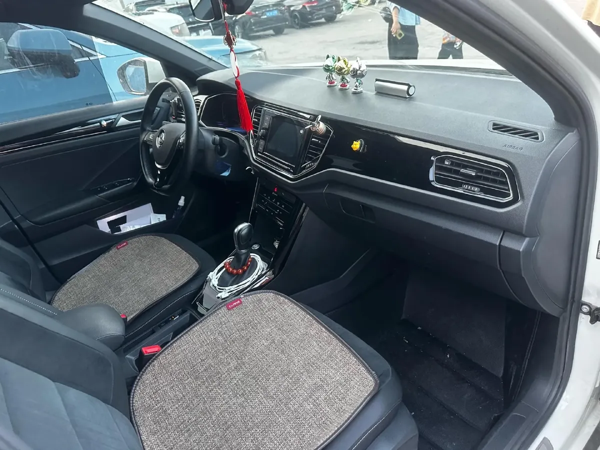 2020 Volkswagen T-Roc 1.4T 150HP L4 7DCT,autocango,china used car exporter,china ev exporter,chinese used car exporter,chinese used ev exporter