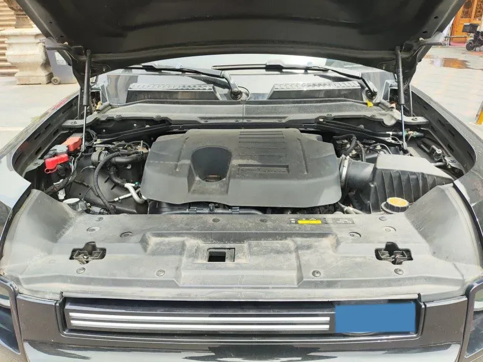 2023 Land Rover Defender 3.0T 400HP L6 8AT,autocango,china used car exporter,china ev exporter,chinese used car exporter,chinese used ev exporter