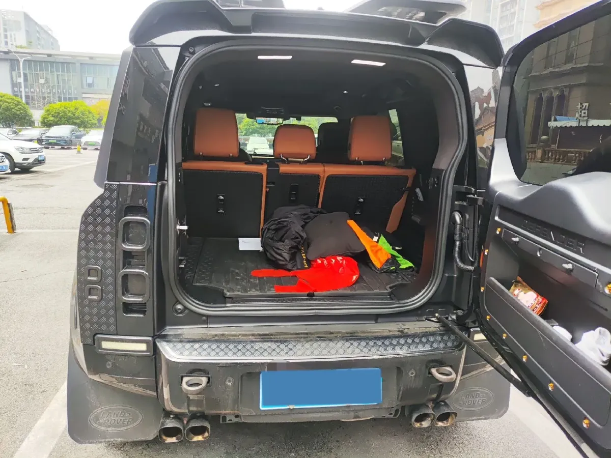 2023 Land Rover Defender 3.0T 400HP L6 8AT,autocango,china used car exporter,china ev exporter,chinese used car exporter,chinese used ev exporter