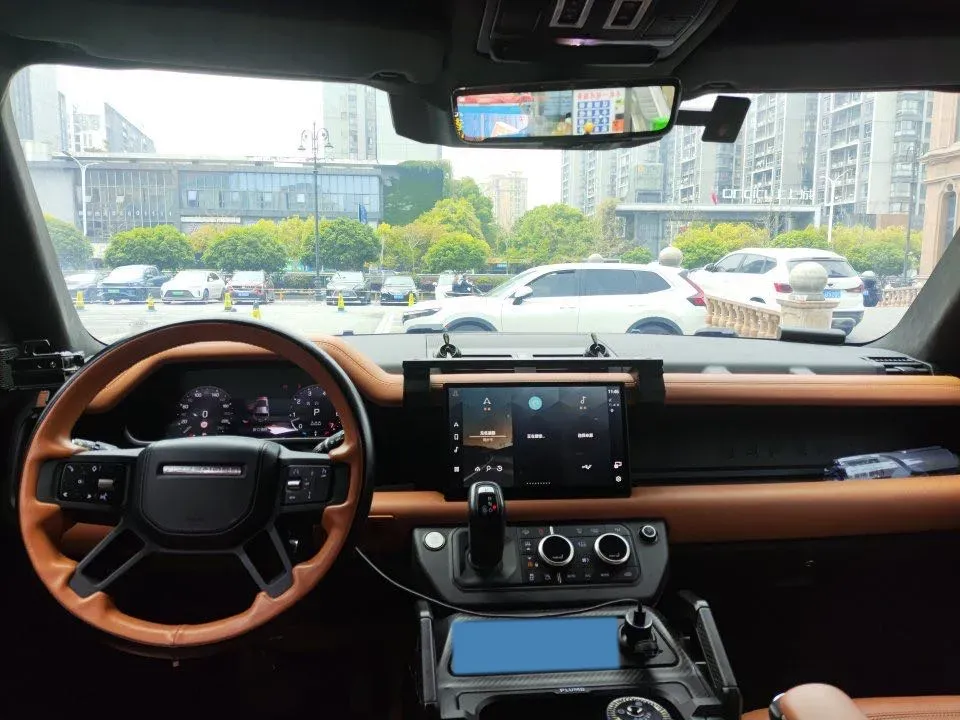 2023 Land Rover Defender 3.0T 400HP L6 8AT,autocango,china used car exporter,china ev exporter,chinese used car exporter,chinese used ev exporter
