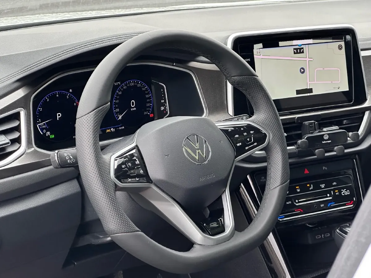 2025 Volkswagen T-Roc 1.4T 150HP L4 7DCT,autocango,china used car exporter,china ev exporter,chinese used car exporter,chinese used ev exporter