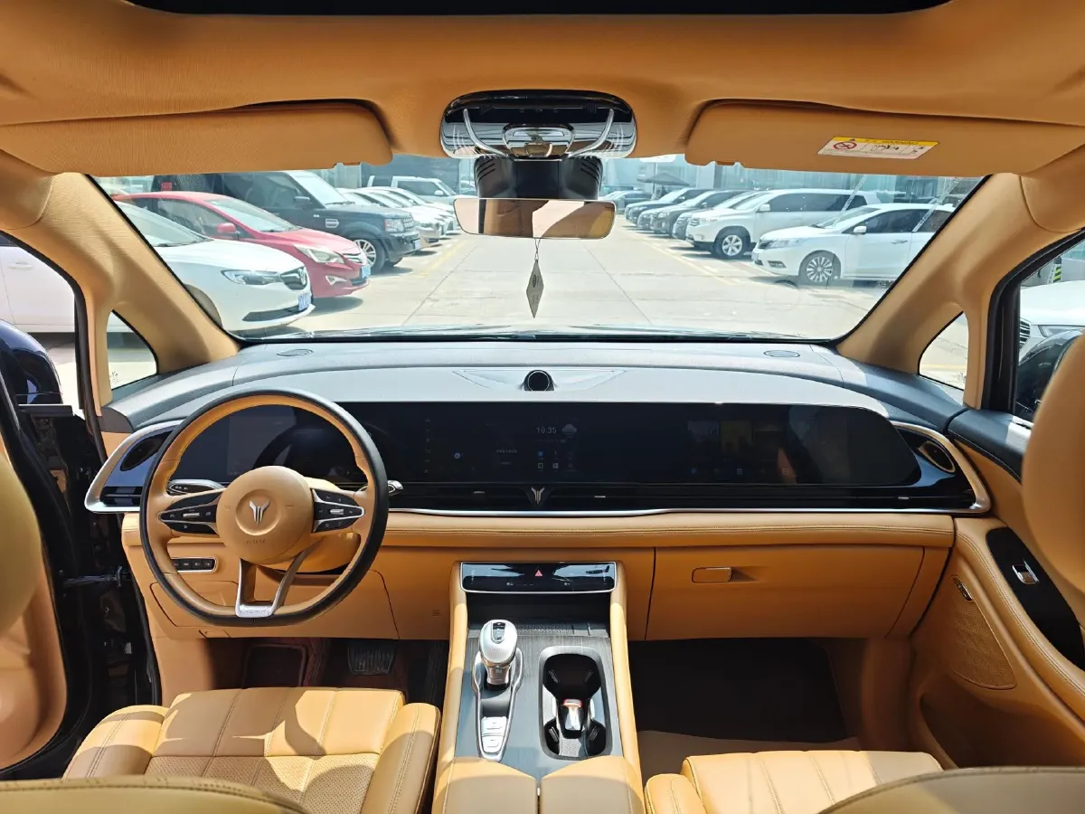 2022 Voyah Dream 1.5T 136HP L4 PHEV 25.57KWH,autocango,china used car exporter,china ev exporter,chinese used car exporter,chinese used ev exporter