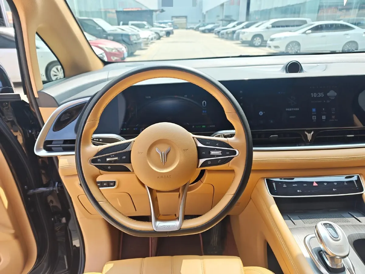 2022 Voyah Dream 1.5T 136HP L4 PHEV 25.57KWH,autocango,china used car exporter,china ev exporter,chinese used car exporter,chinese used ev exporter