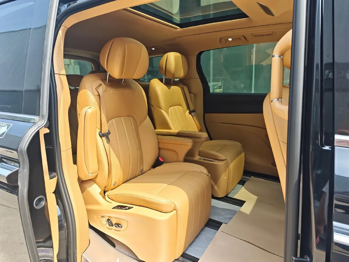 2022 Voyah Dream 1.5T 136HP L4 PHEV 25.57KWH,autocango,china used car exporter,china ev exporter,chinese used car exporter,chinese used ev exporter