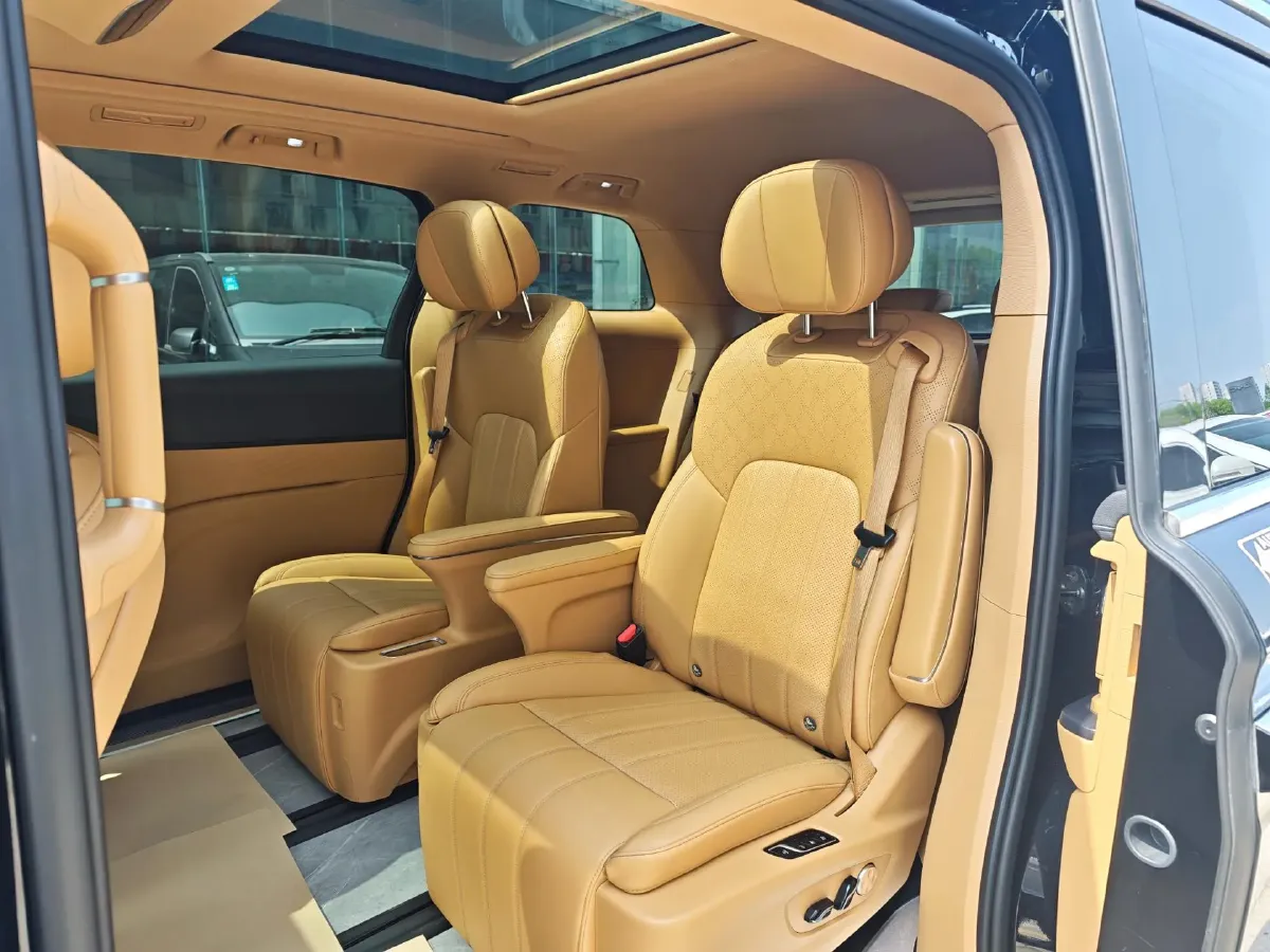 2022 Voyah Dream 1.5T 136HP L4 PHEV 25.57KWH,autocango,china used car exporter,china ev exporter,chinese used car exporter,chinese used ev exporter