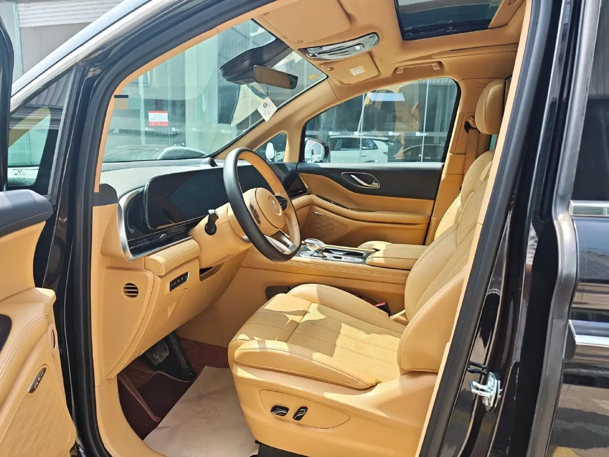 2022 Voyah Dream 1.5T 136HP L4 PHEV 25.57KWH,autocango,china used car exporter,china ev exporter,chinese used car exporter,chinese used ev exporter