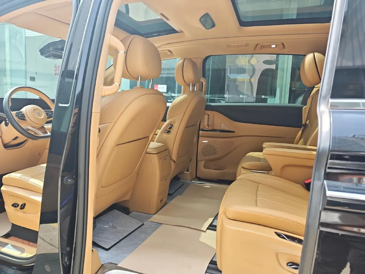 2022 Voyah Dream 1.5T 136HP L4 PHEV 25.57KWH,autocango,china used car exporter,china ev exporter,chinese used car exporter,chinese used ev exporter