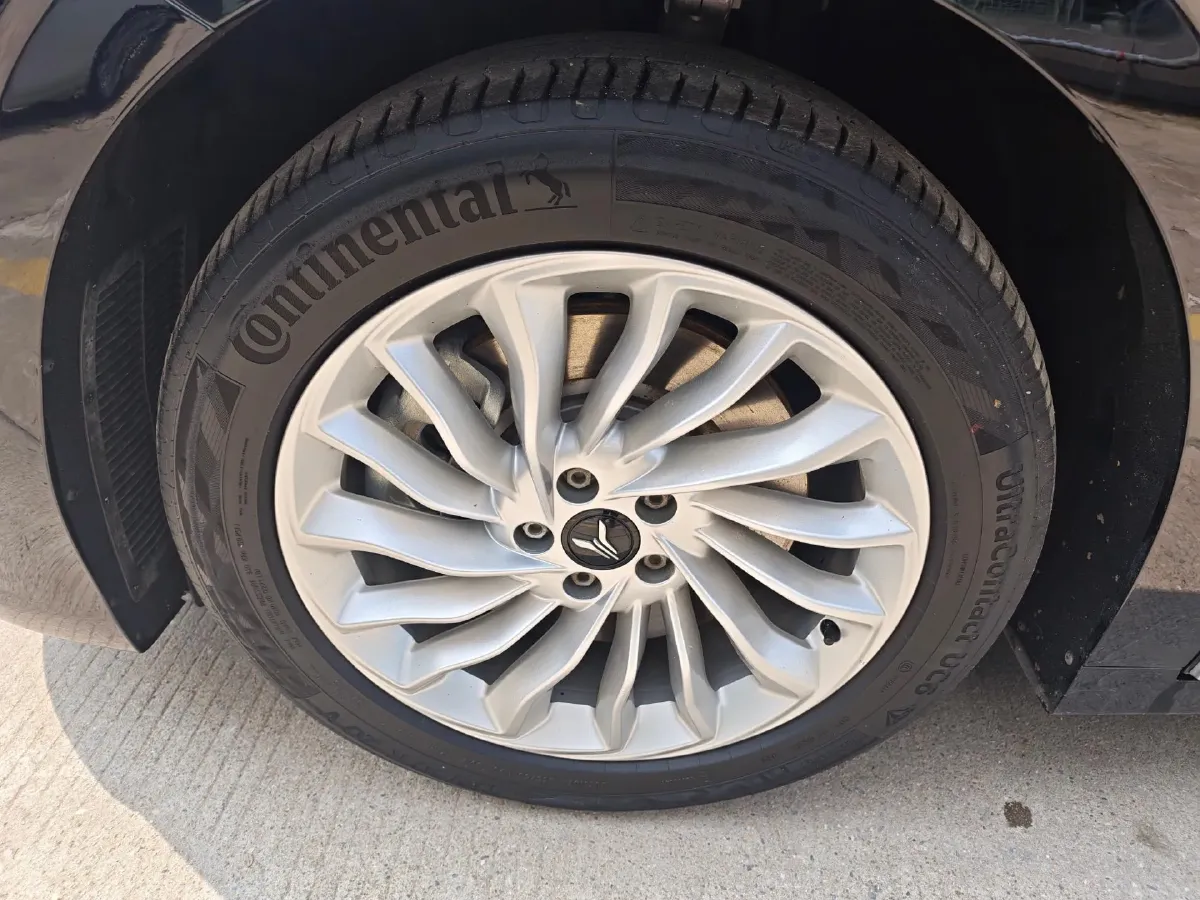 2022 Voyah Dream 1.5T 136HP L4 PHEV 25.57KWH,autocango,china used car exporter,china ev exporter,chinese used car exporter,chinese used ev exporter