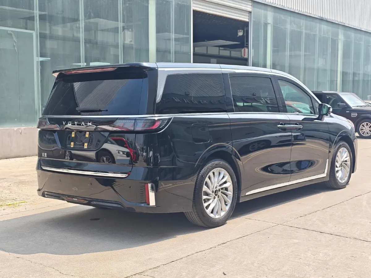 2022 Voyah Dream 1.5T 136HP L4 PHEV 25.57KWH,autocango,china used car exporter,china ev exporter,chinese used car exporter,chinese used ev exporter