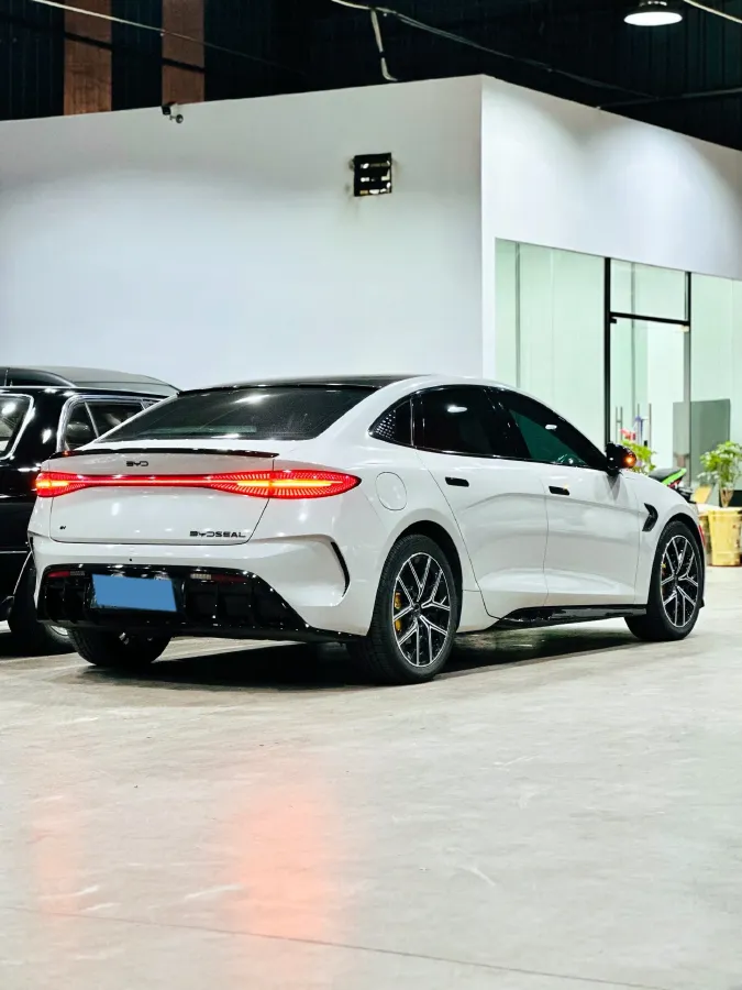 2023 BYD Seal BEV 61.4KWH,autocango,china used car exporter,china ev exporter,chinese used car exporter,chinese used ev exporter