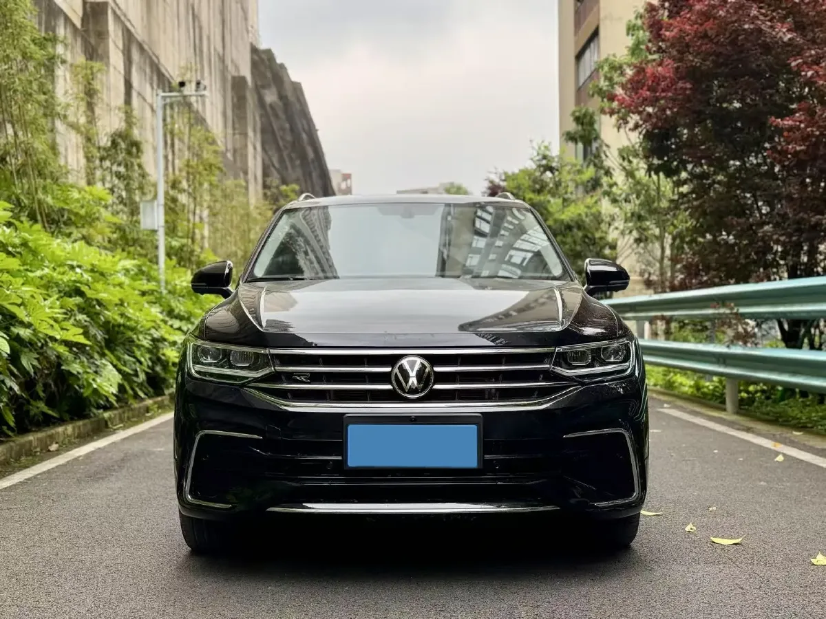 2023 Volkswagen Tiguan L 2.0T 186HP L4 7DCT,autocango,china used car exporter,china ev exporter,chinese used car exporter,chinese used ev exporter