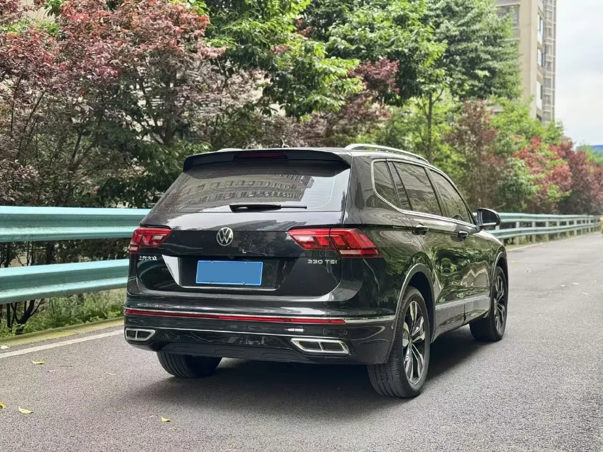 2023 Volkswagen Tiguan L 2.0T 186HP L4 7DCT,autocango,china used car exporter,china ev exporter,chinese used car exporter,chinese used ev exporter
