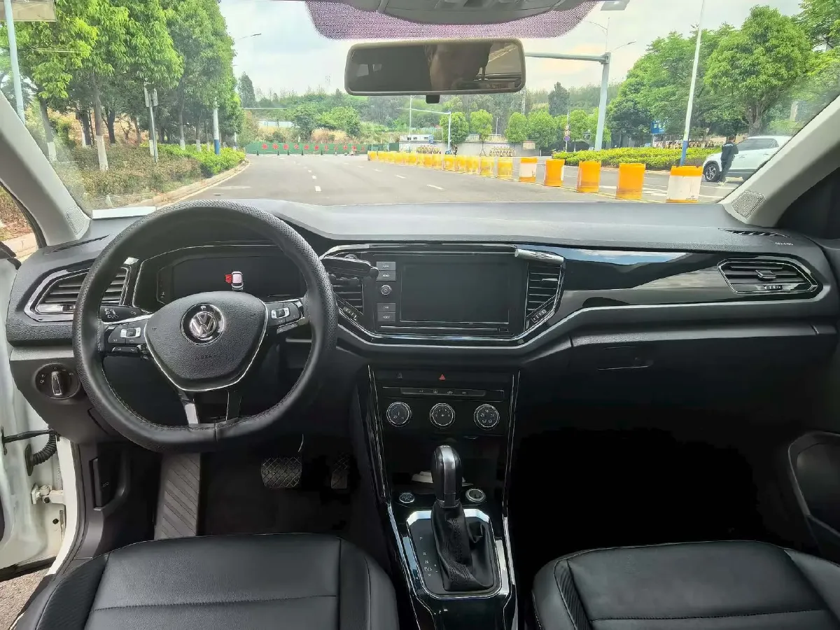 2020 Volkswagen T-Roc 1.4T 150HP L4 7DCT,autocango,china used car exporter,china ev exporter,chinese used car exporter,chinese used ev exporter