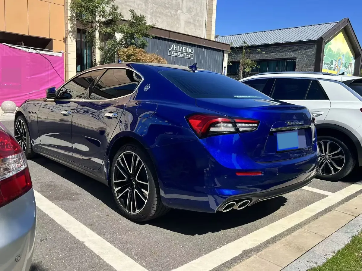 2021 Maserati Ghibli 2.0T 330HP L4 8AT,autocango,china used car exporter,china ev exporter,chinese used car exporter,chinese used ev exporter