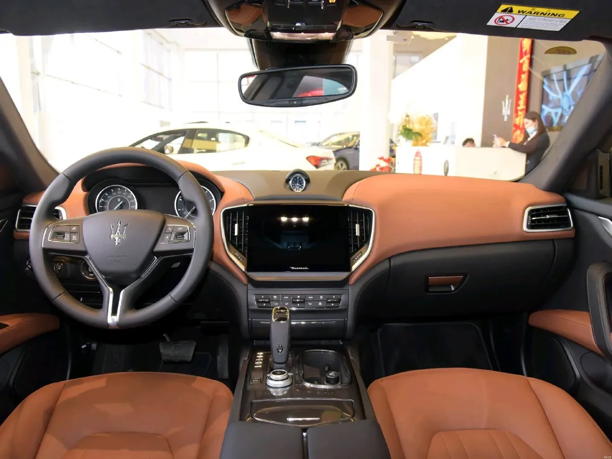 2021 Maserati Ghibli 2.0T 330HP L4 8AT,autocango,china used car exporter,china ev exporter,chinese used car exporter,chinese used ev exporter