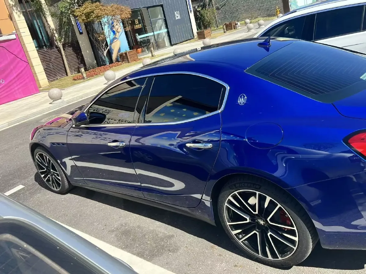 2021 Maserati Ghibli 2.0T 330HP L4 8AT,autocango,china used car exporter,china ev exporter,chinese used car exporter,chinese used ev exporter