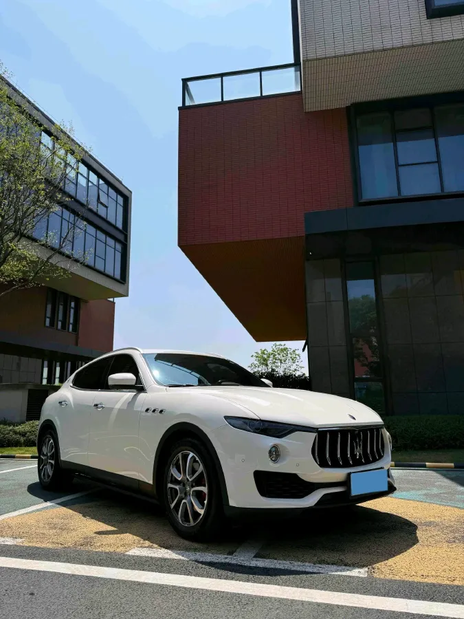 2018 Maserati Levante 3.0T 350HP V6 8AT,autocango,china used car exporter,china ev exporter,chinese used car exporter,chinese used ev exporter