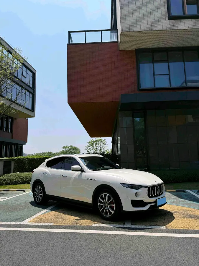 2018 Maserati Levante 3.0T 350HP V6 8AT,autocango,china used car exporter,china ev exporter,chinese used car exporter,chinese used ev exporter