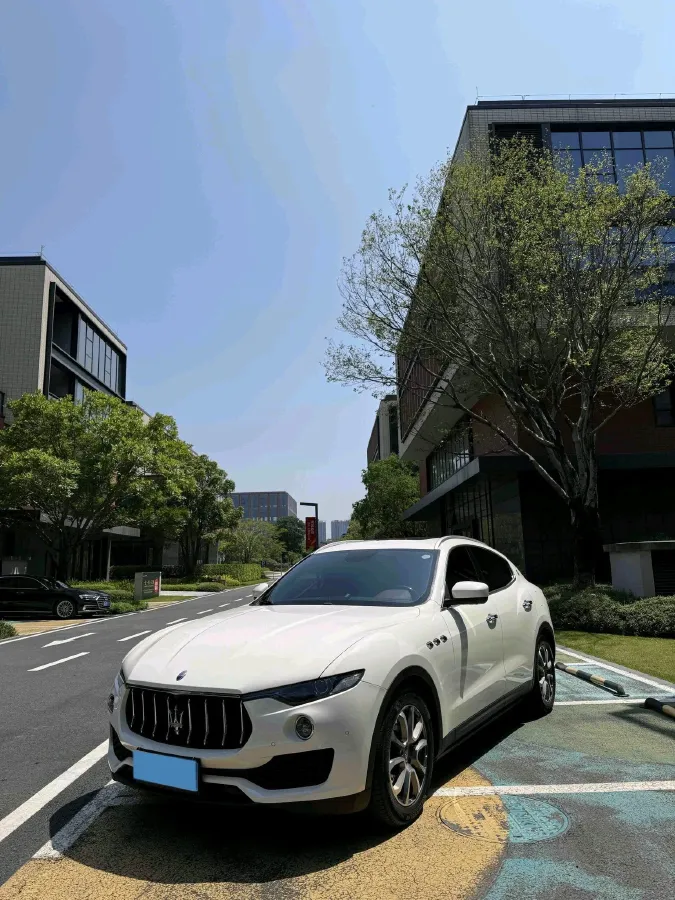 2018 Maserati Levante 3.0T 350HP V6 8AT,autocango,china used car exporter,china ev exporter,chinese used car exporter,chinese used ev exporter