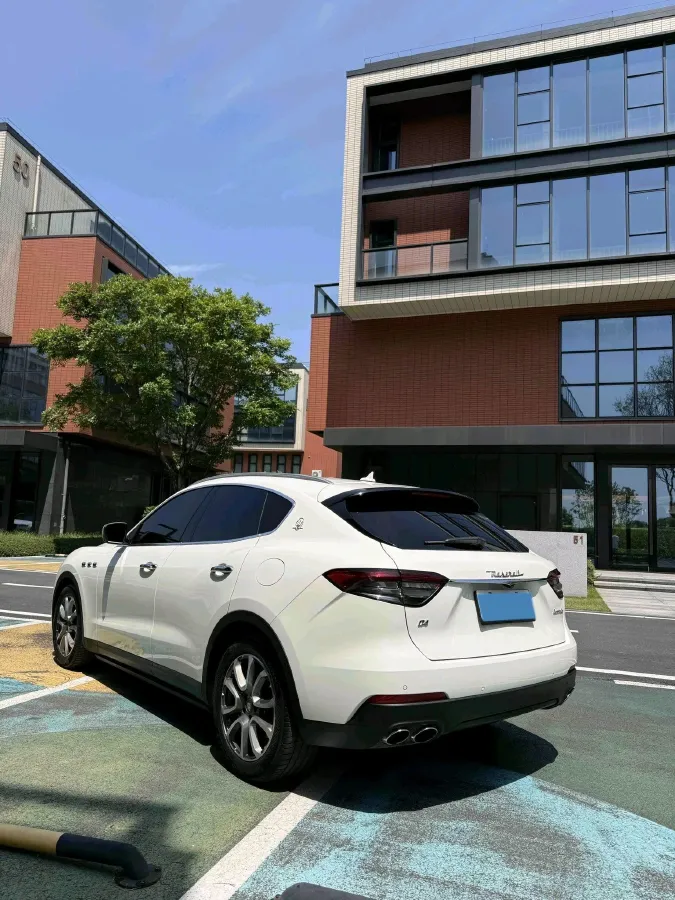 2018 Maserati Levante 3.0T 350HP V6 8AT,autocango,china used car exporter,china ev exporter,chinese used car exporter,chinese used ev exporter