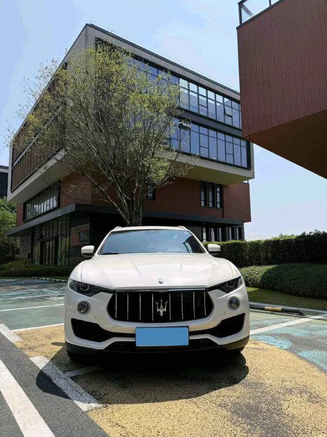 2018 Maserati Levante 3.0T 350HP V6 8AT,autocango,china used car exporter,china ev exporter,chinese used car exporter,chinese used ev exporter